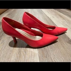 Coral Pumps size 7.5
